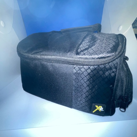 Small Canon Gadget Camera Bag NWT - Adj sections - Picture 2 of 13